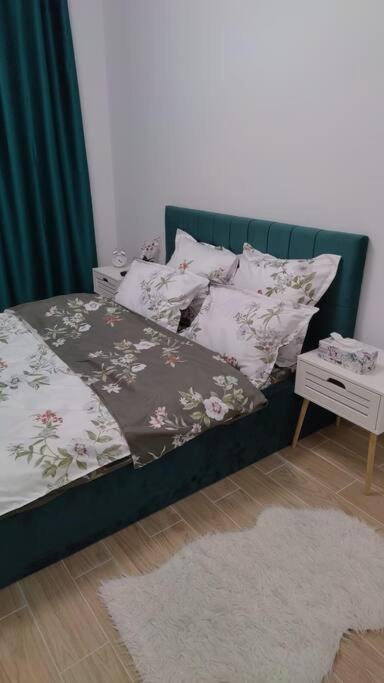 Cozyapartment14 * Roşu